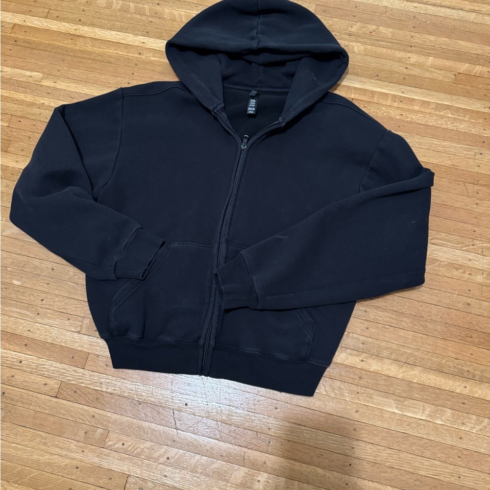SKIMS Classic Cotton Fleece Zip-Up Hoodie - Picture 4 of 5
